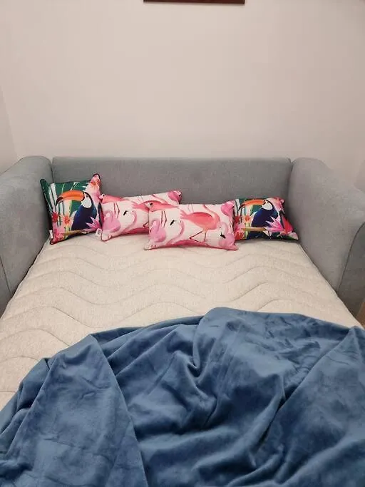 Little Monica Apartment- Spacious, Affordable & Central Perth